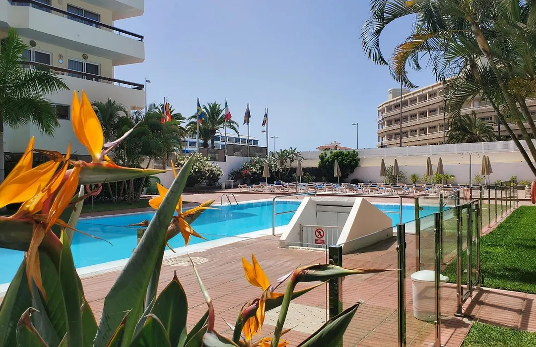 Las Camelias Apartments-1