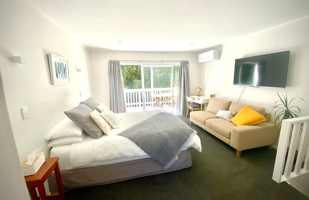 2 Mile Bay Guesthouse-1
