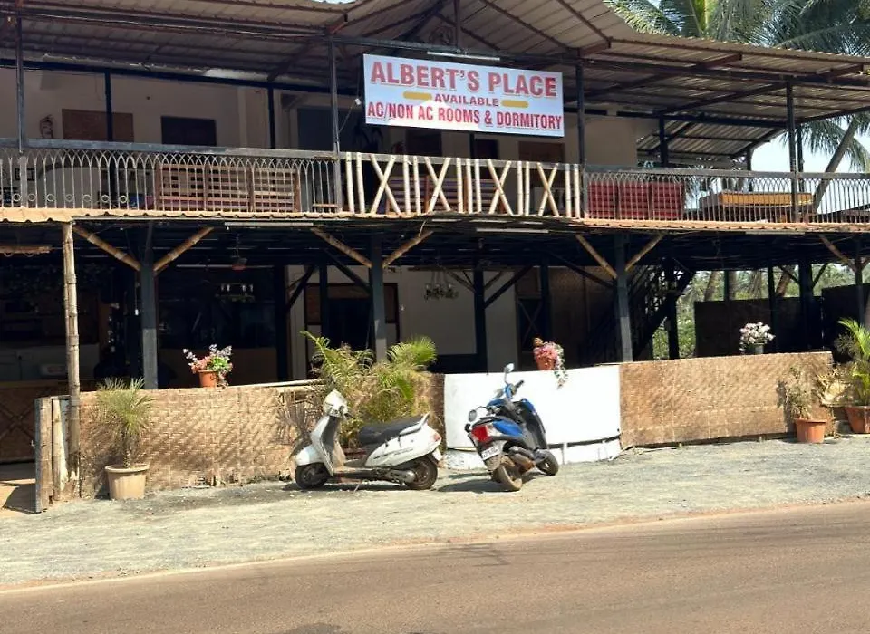 Albert'S Place Guest House-1