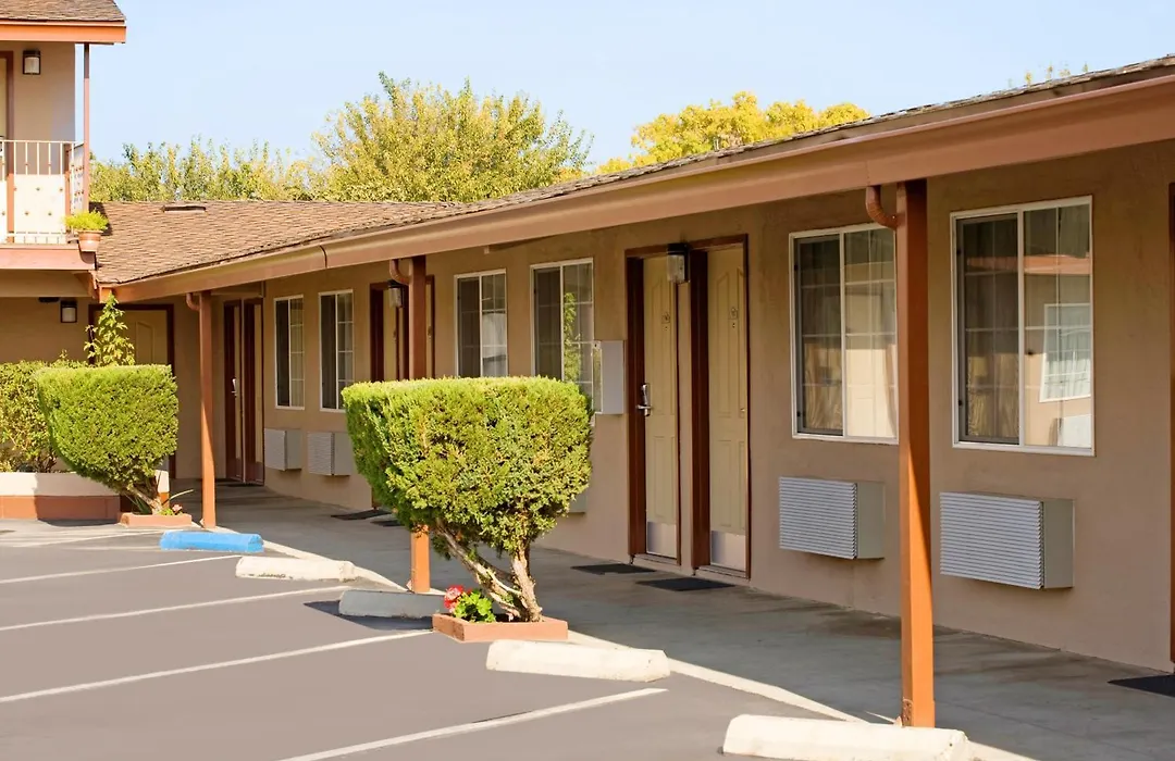 Americas Best Value Inn Los Banos-1