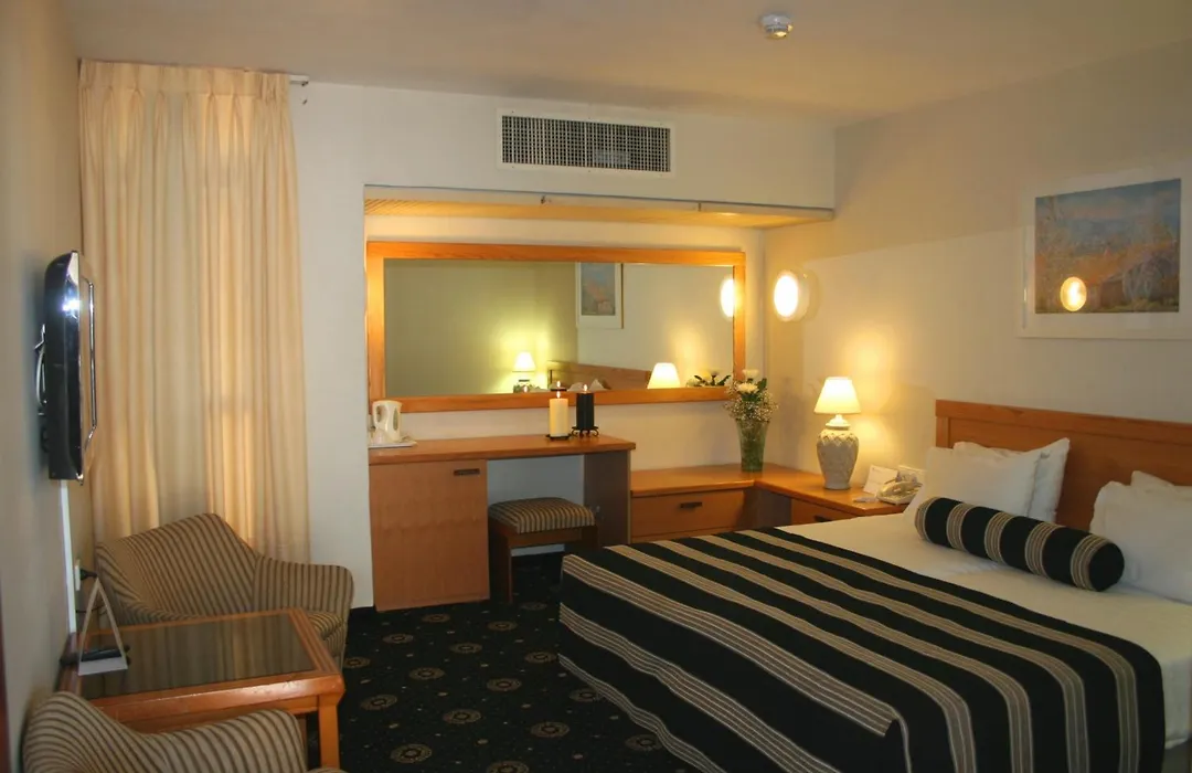 The Seasons Hotel -Studio & Suite-1