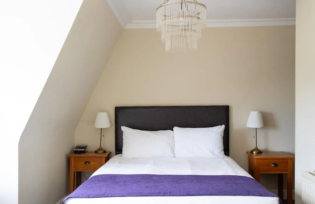 Kew Gardens Hotel-1