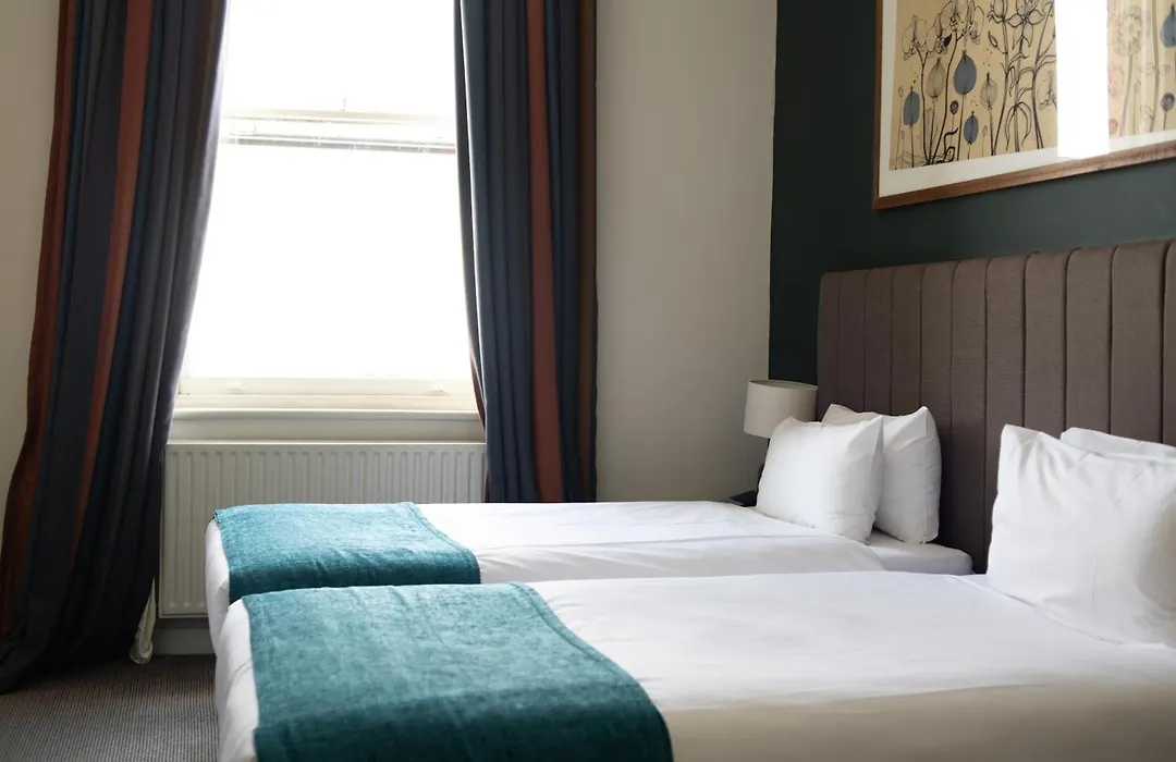 Kew Gardens Hotel-1