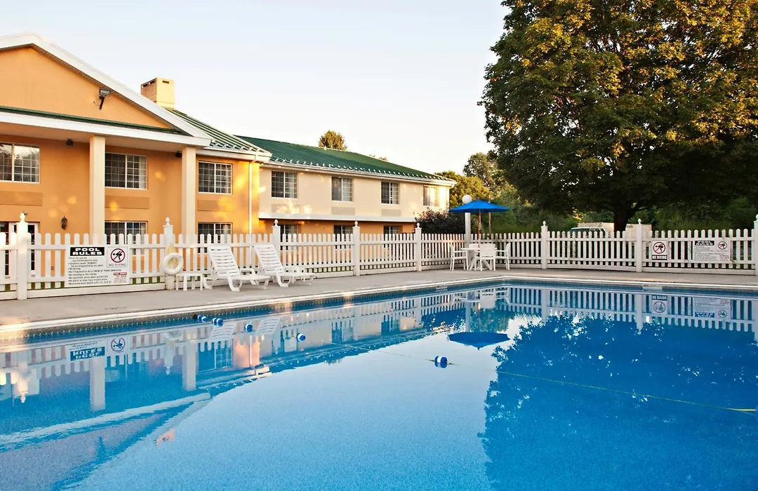 Baymont By Wyndham Harrisburg-1