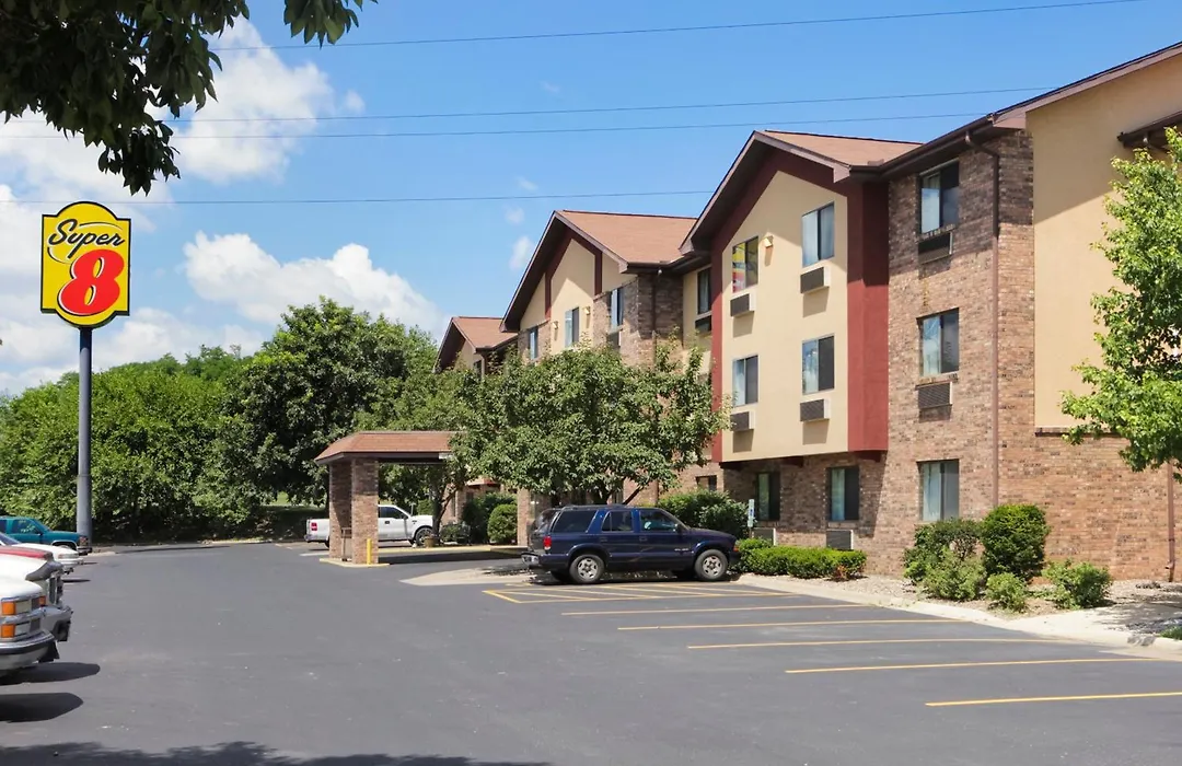 Super 8 By Wyndham East Peoria-1