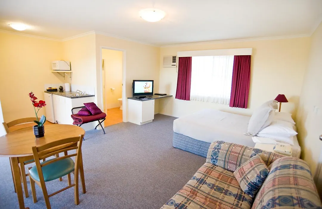 Redwood Manor Motel Apartments-1