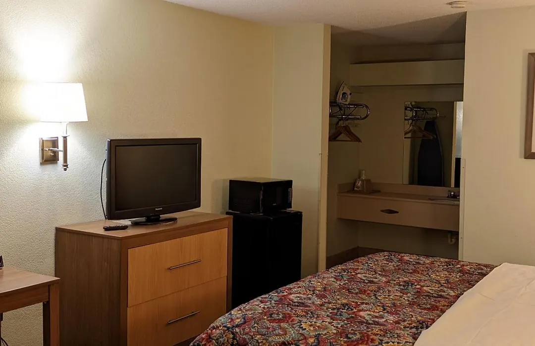 Budget Host Inn-1