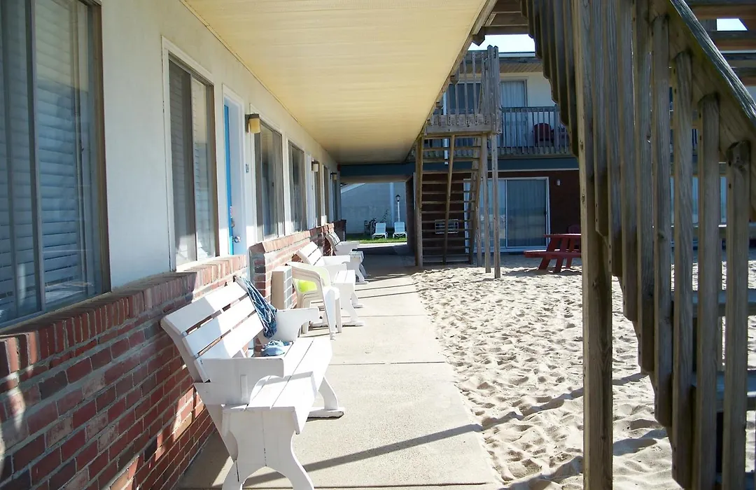 Blue Sea Motor Inn-1