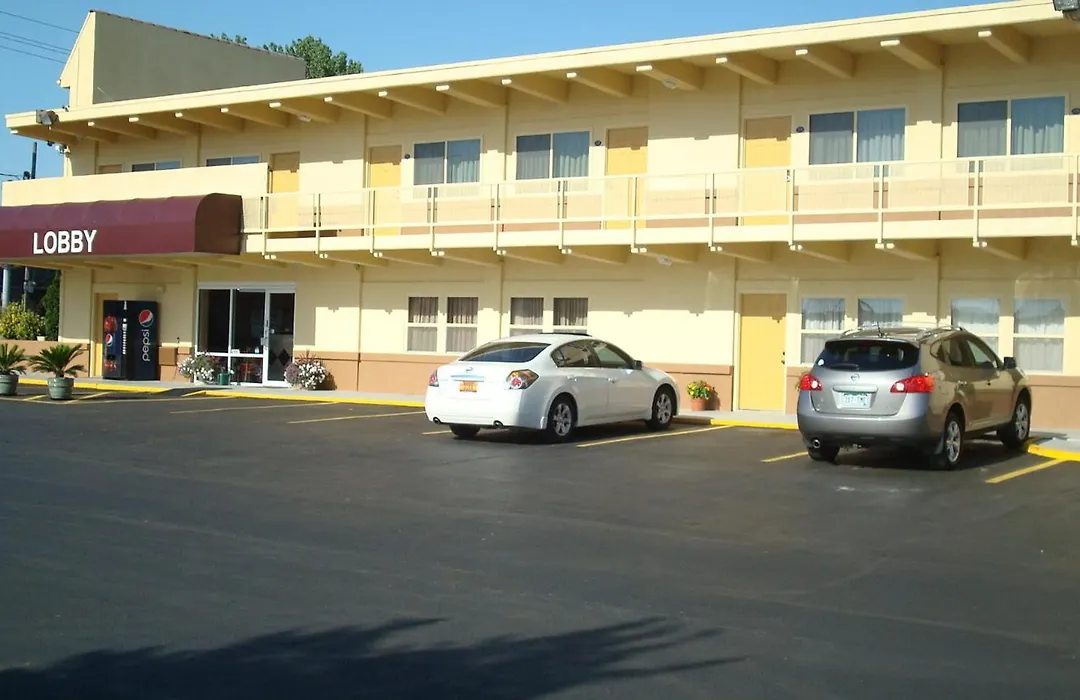 Virginia Inn-1
