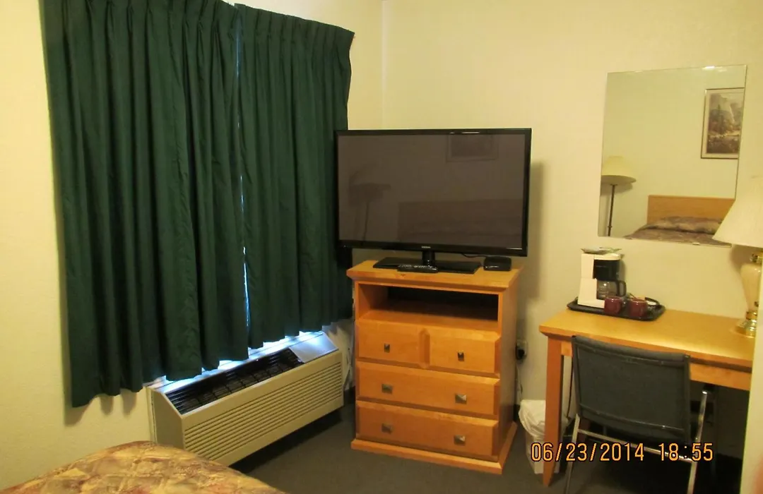 Lazy J Motel-1