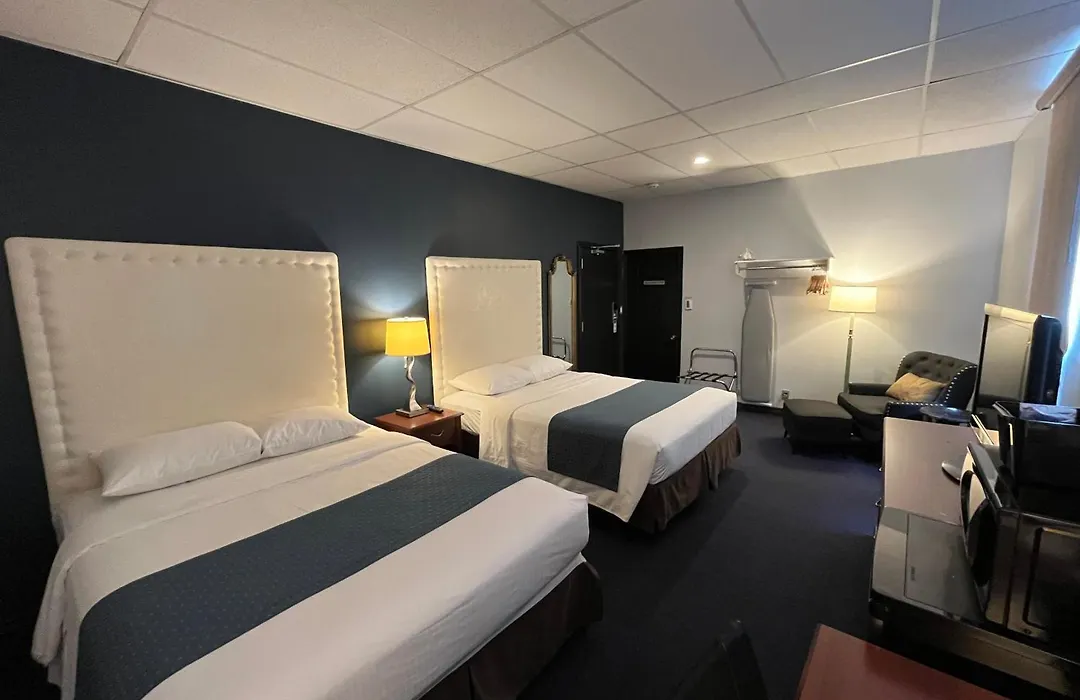 Le Voyageur Inn-1
