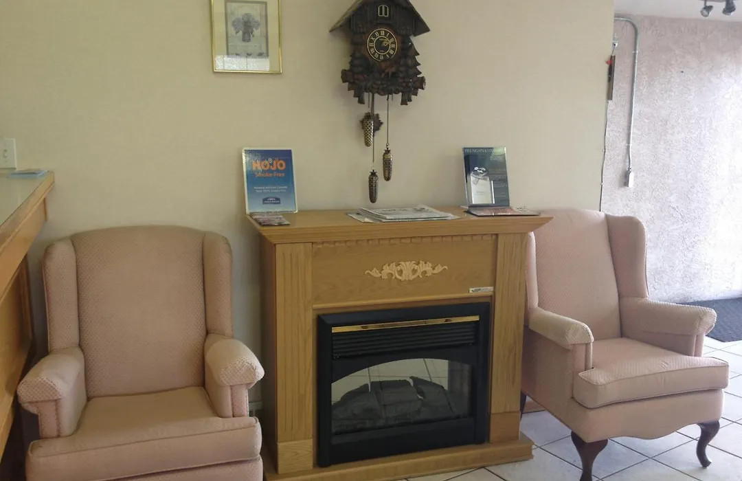 Knights Inn Lethbridge-1