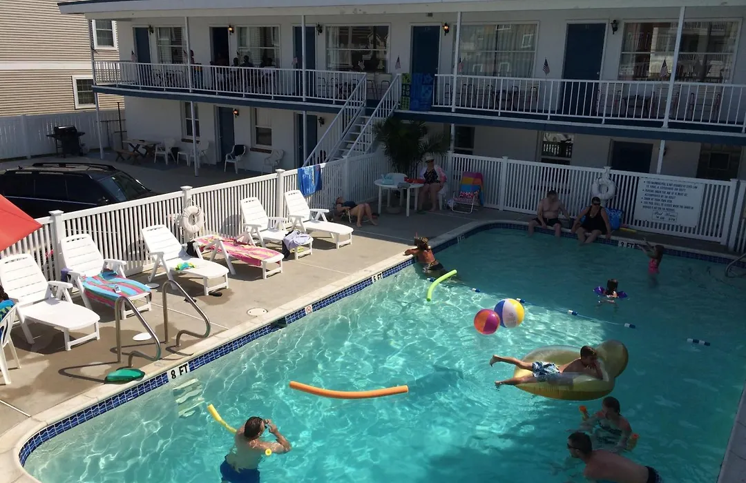 White Caps Motel-1