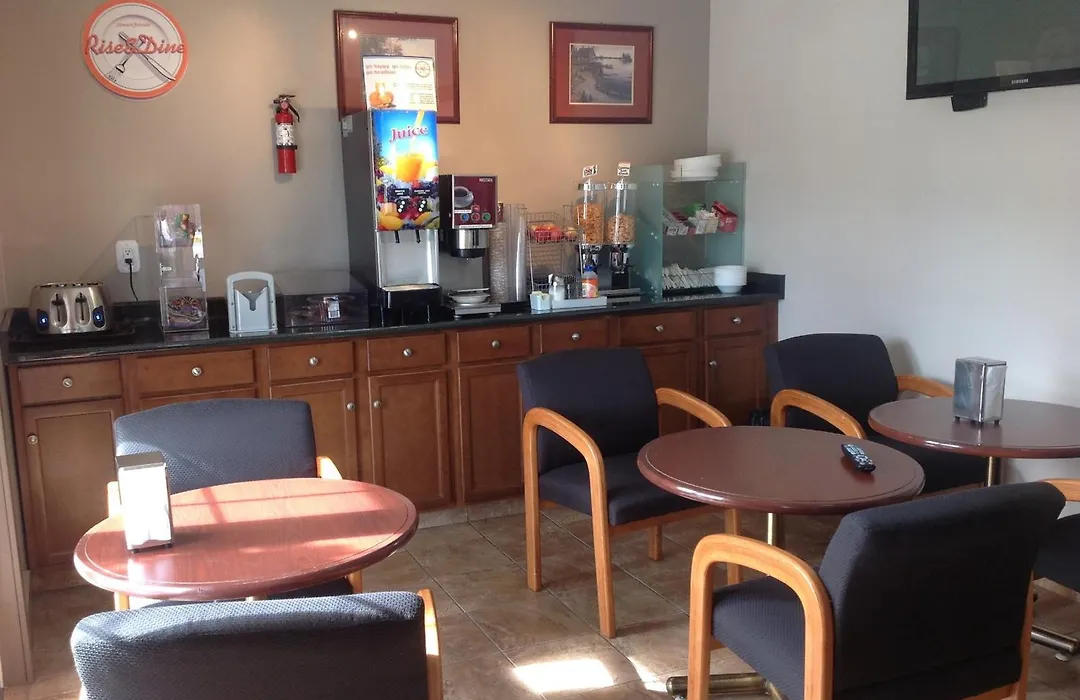 Canadas Best Value Inn & Suites-Vernon-1