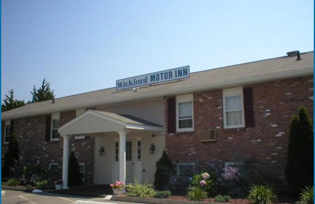 Wickford Motor Inn-1