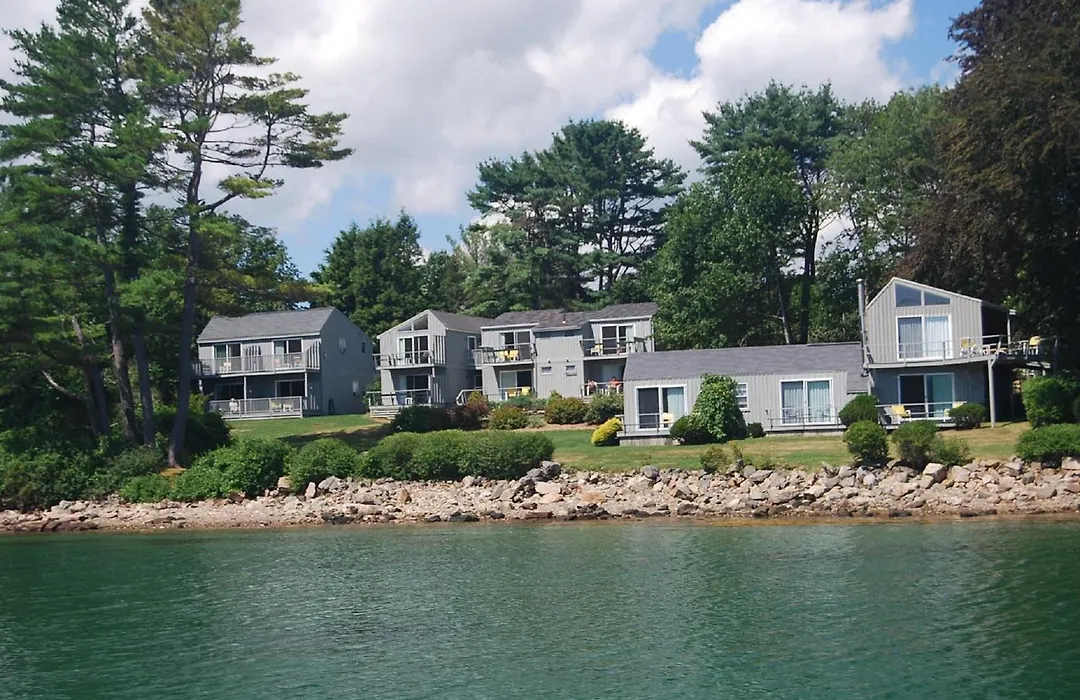 Dockside Guest Quarters-1