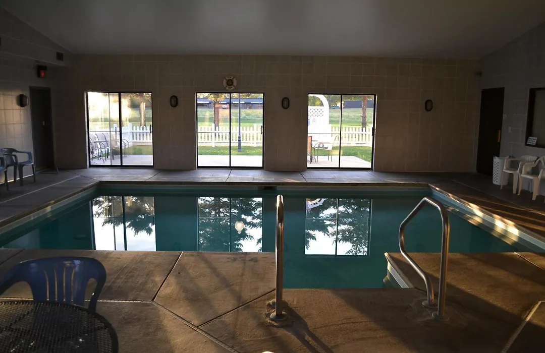 Sky Lodge Inn & Suites - Delavan-1