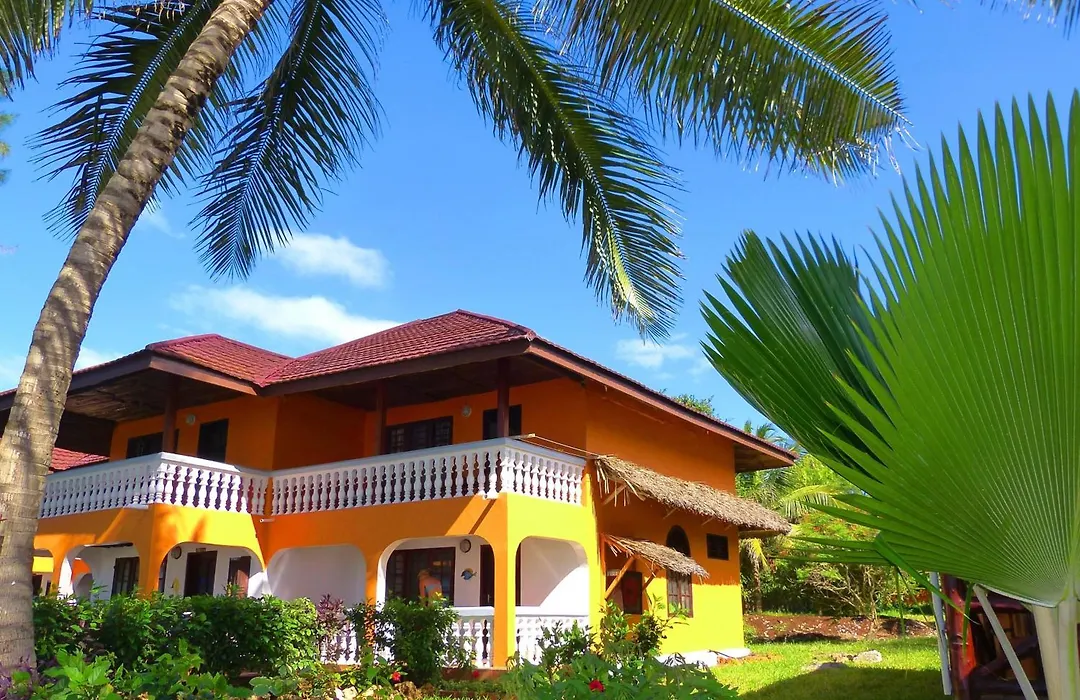 Mnarani Beach Cottages-1