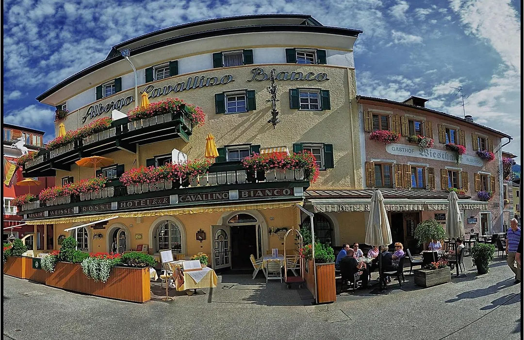 Hotel Cavallino Bianco - Weisses Roessl-1