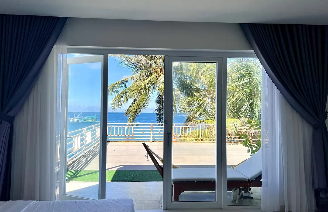 Larina Beach House-1