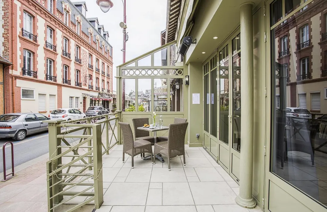 Les Cabines-1