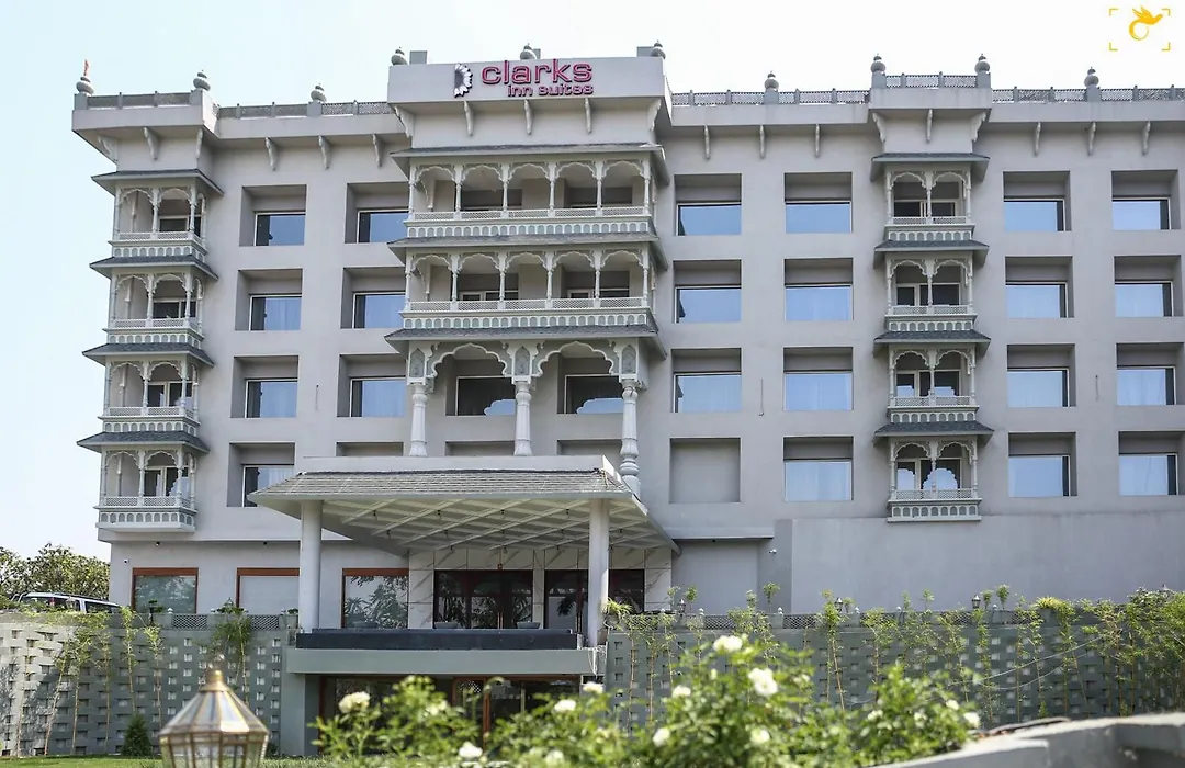 Clarks Inn Suites Raipur-1