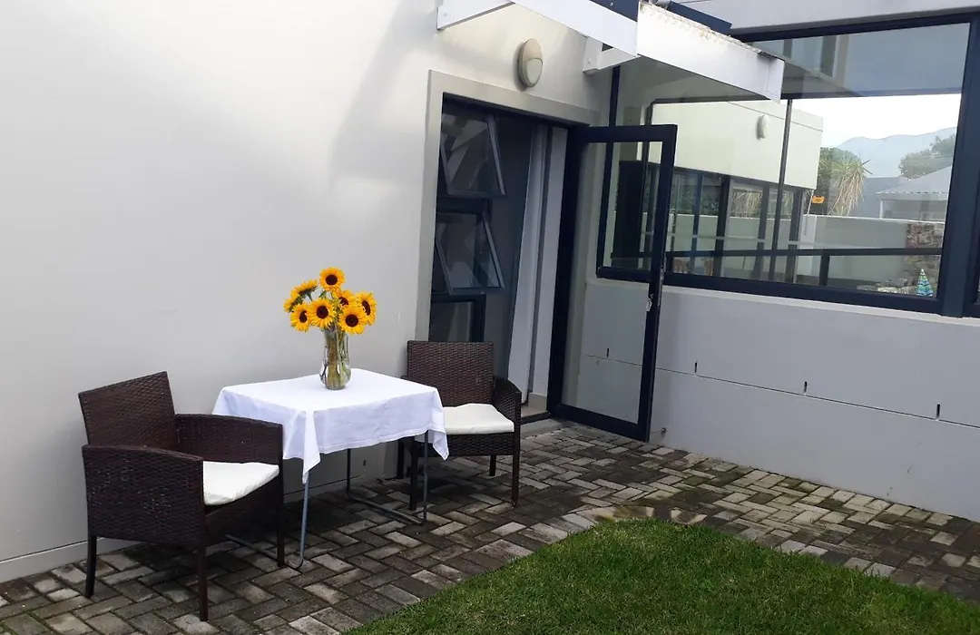Elizabeth House-1
