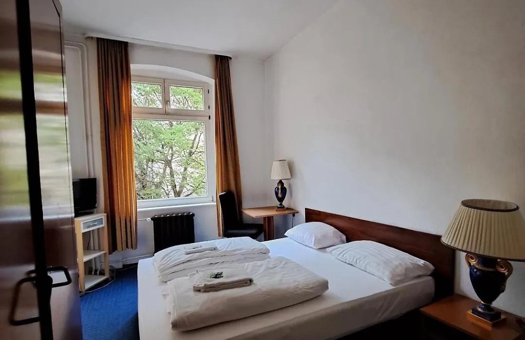Maerkischer Hof Hotel-1