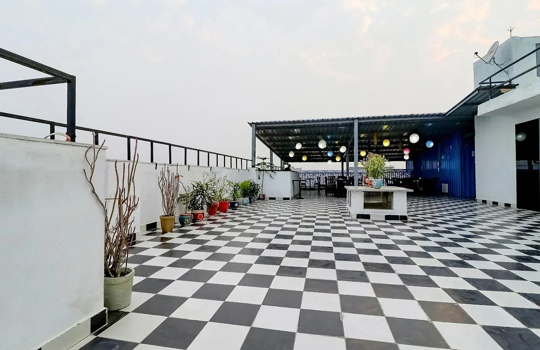 Treebo Rejoice 52 - 3Km From Huda City Metro Station-1