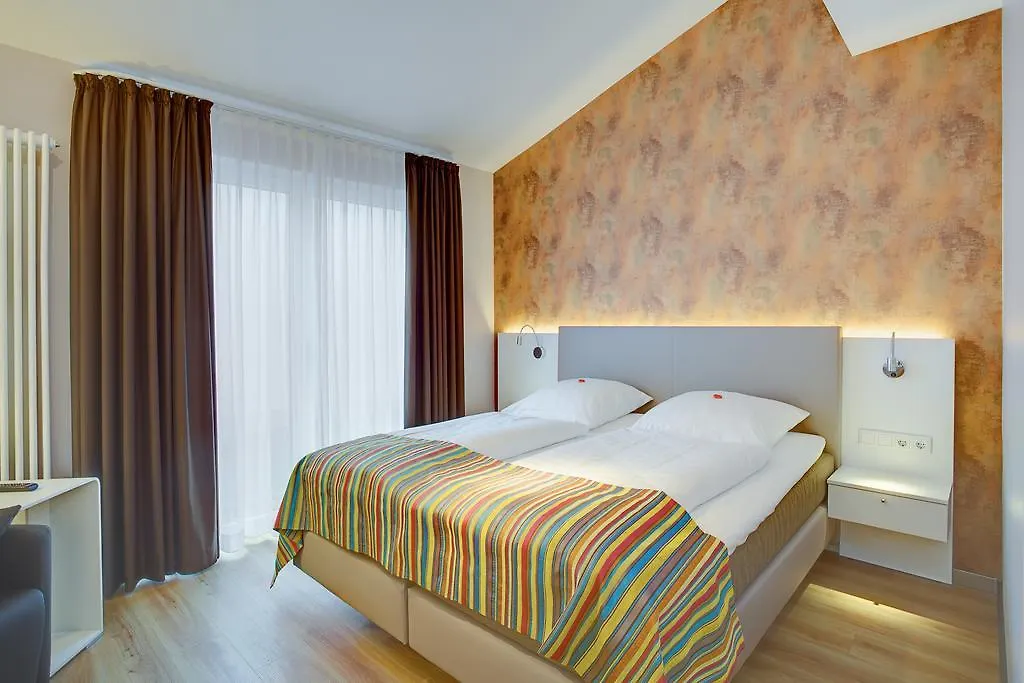 Elisabeth Hotel Garni-1