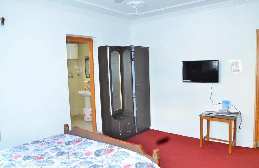 Hotel John'S Palace-1