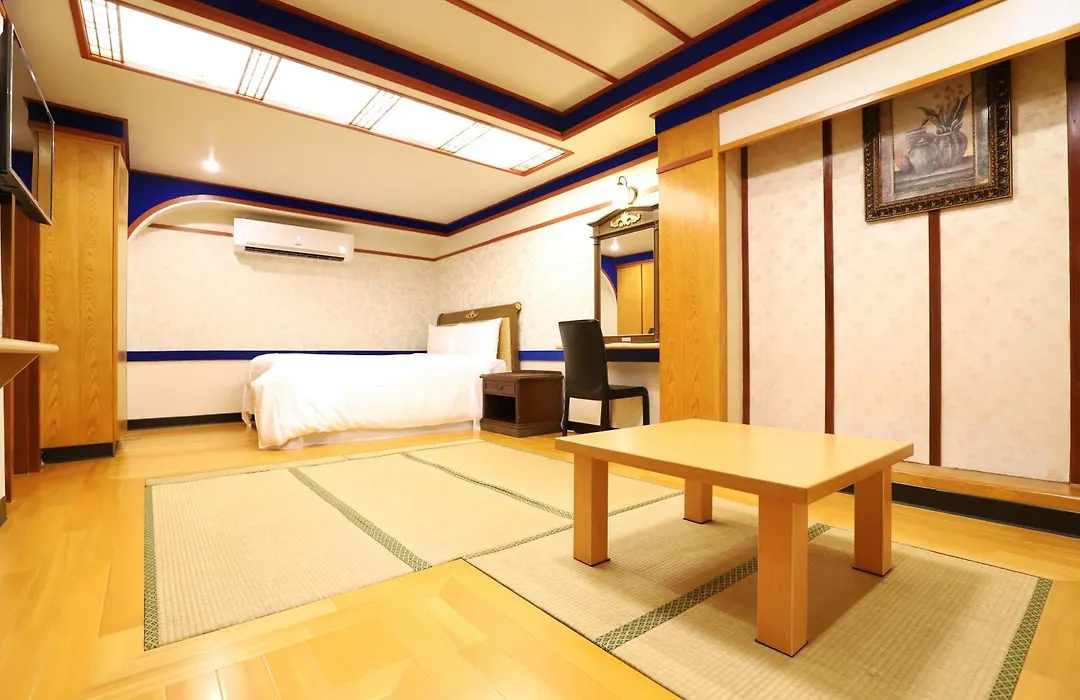 Phoenix Pavilion Hot Spring Hotel-1