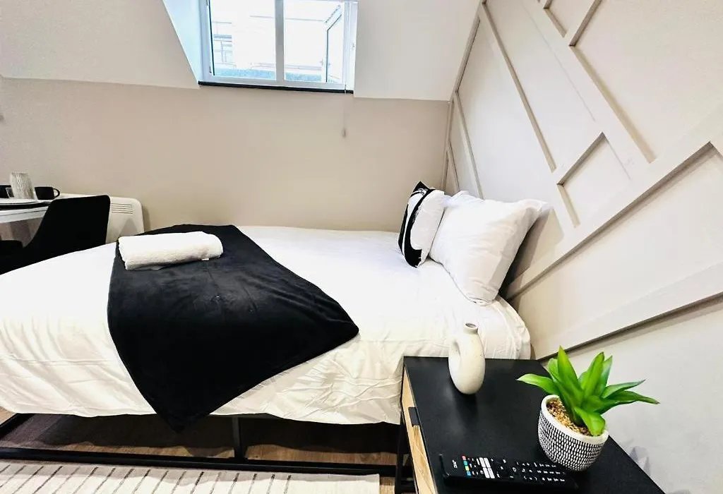 London 1 Central Studio Like A Hotel Room-1