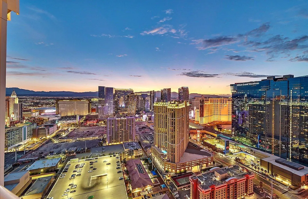 Signature Mgm Top 38Th Floor Penthouse, Best Deluxe Balony Strip View Suite, No Resort Fee, Free Valet, Shortest Walk 2 Mgm-1