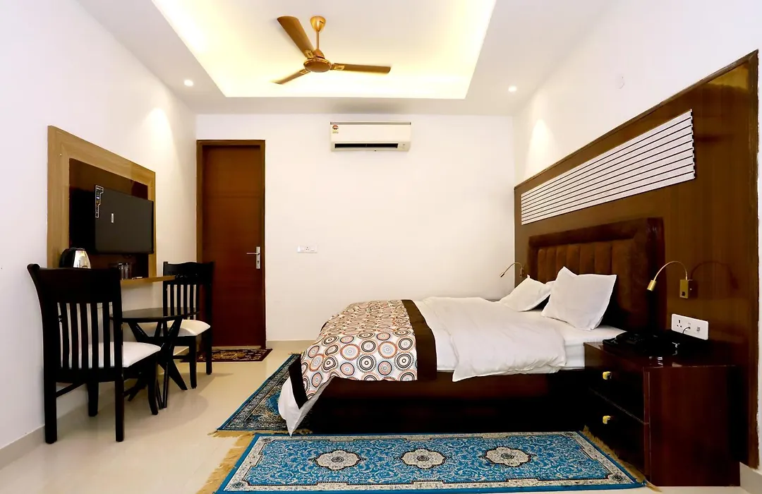 Vrindavan Guest House-1