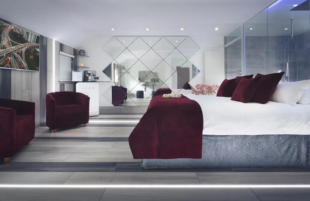 Aphrodites Group - Luxury Hot Tub Suites In Central Lake District!-1