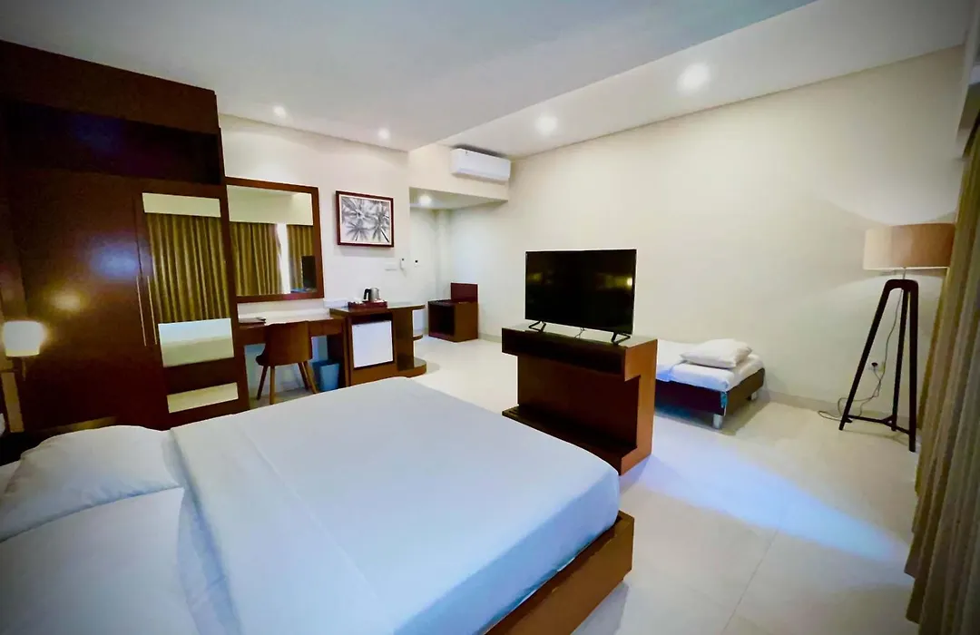 Yulia Beach Inn Kuta-1
