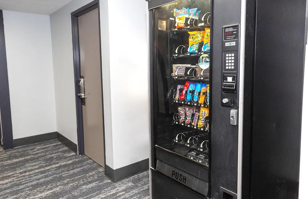 Coratel Inn & Suites By Jasper Mankato-1