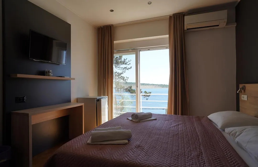 Rooms Villa Lucija-1