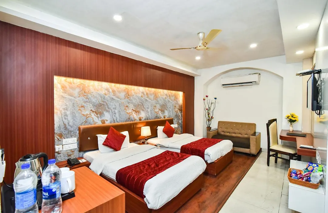 Pinaz Royale-1