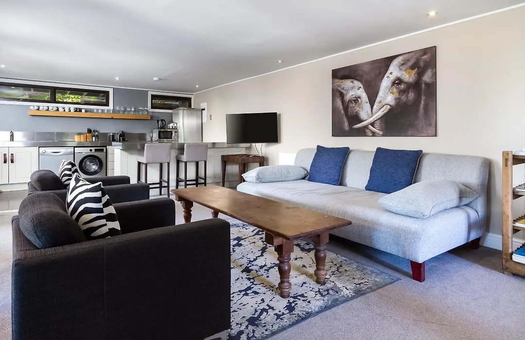 Sweet Greta Terrace Apartment 5 Min Walk To Beach-1