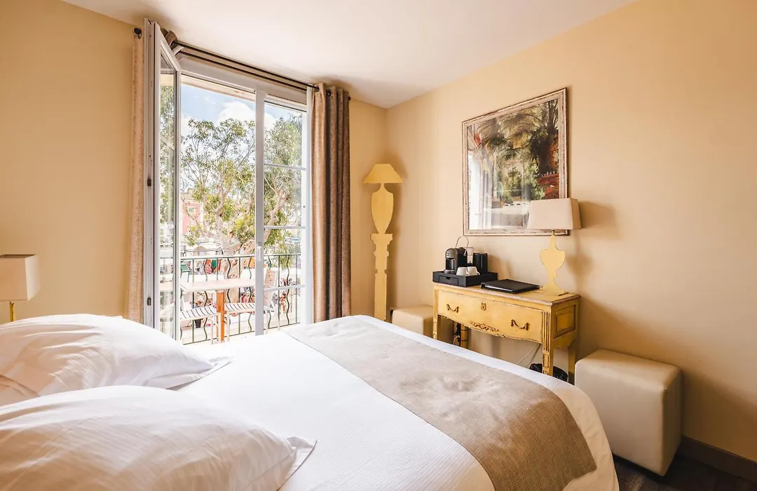 Le Suffren Hôtel-1