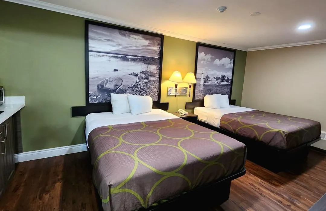 Super 8 By Wyndham Pembroke-1