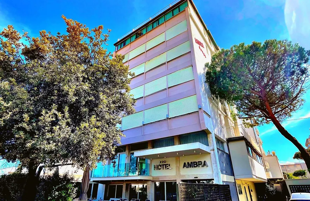 Hotel Ambra - Fronte Mare - Vicinissimi Al Centro-1