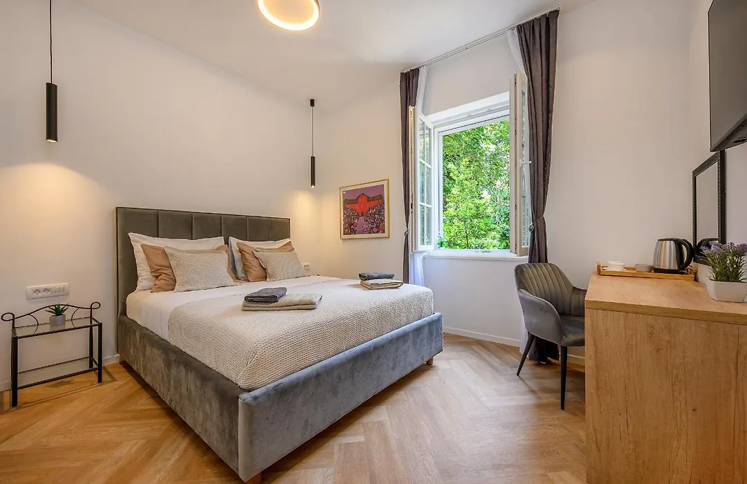 Jupiter Luxury Accommodation-1