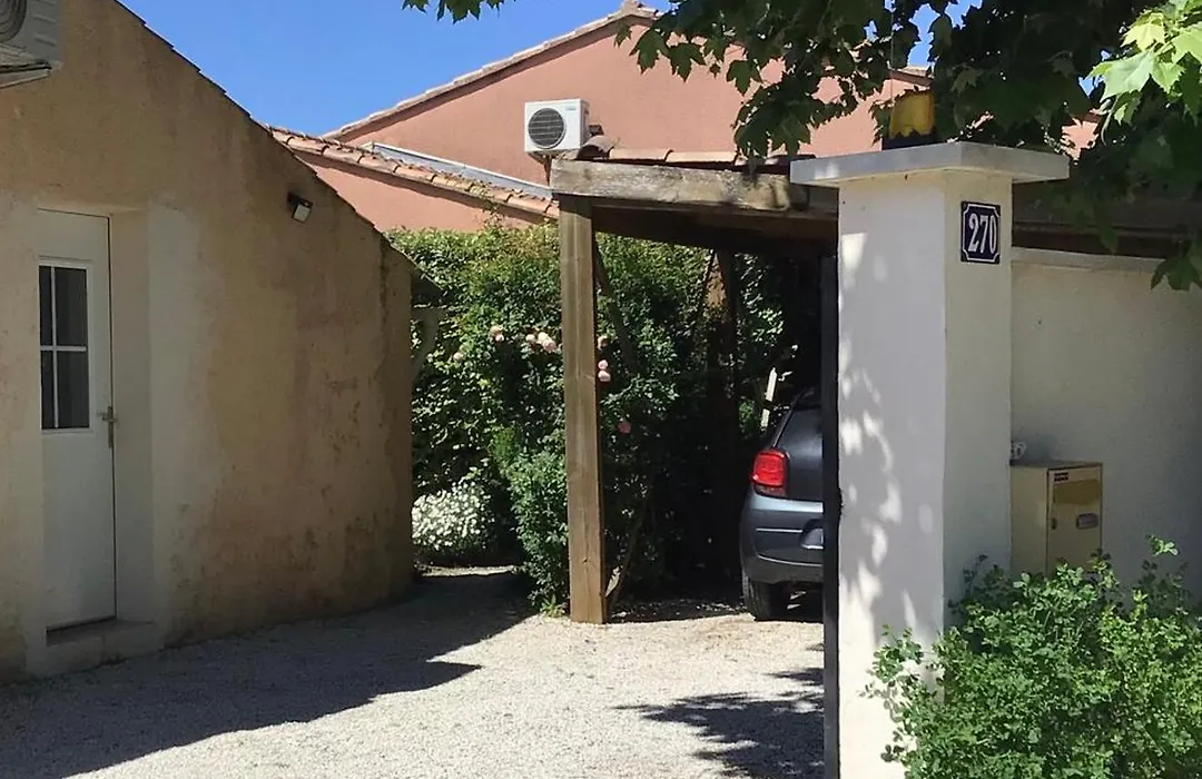 Une Chambre En Ville-1