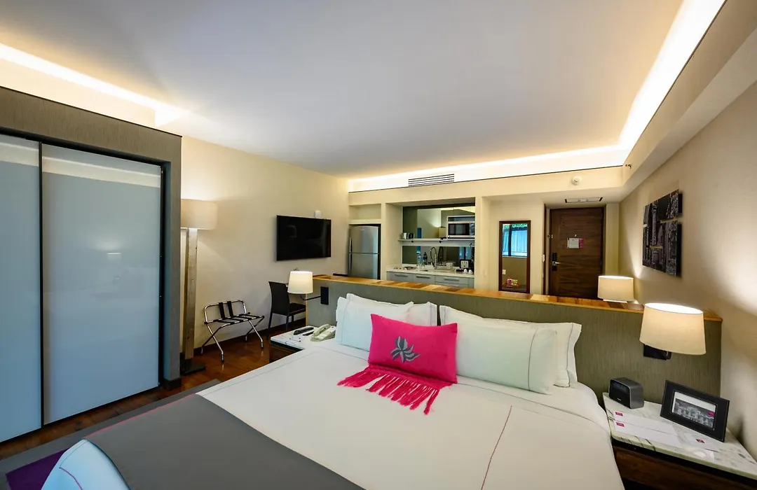 Las Suites Campos Eliseos-1