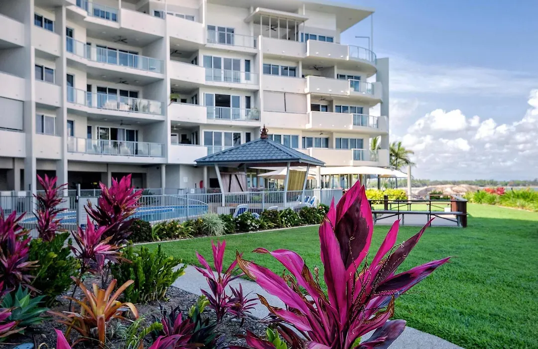 Coral Cove Apartments - Absolute Beachfront Resort Bowen-1