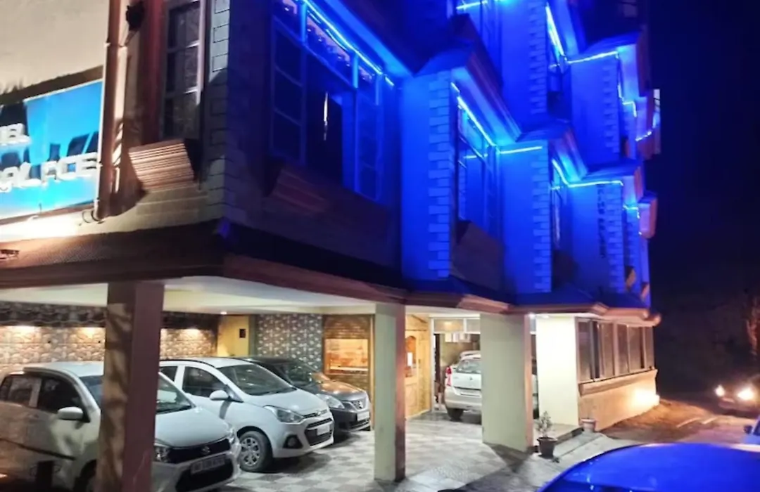 Hotel King Palace - Nature-Valley-Luxury-Room - Prime Location With Parking Facilities-1