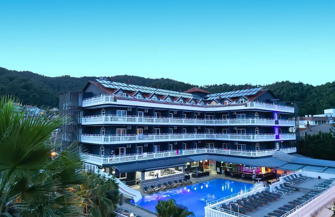 Mustis Royal Plaza Hotel-1